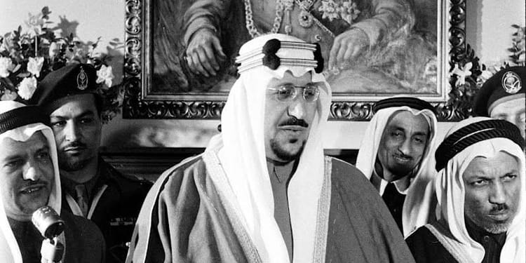 Beyond the Sword : Volume II: King Saud - Bridging Tradition and Diplomacy